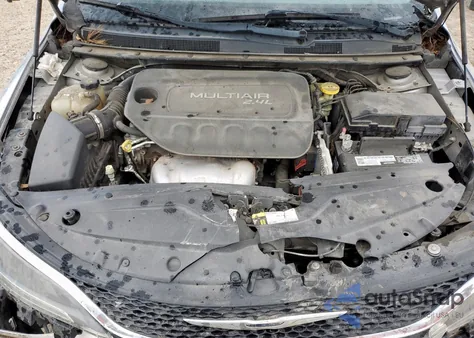 2015 Chrysler 200 Limited из США, поврежденный, VIN 1C3CCCAB5FN701493